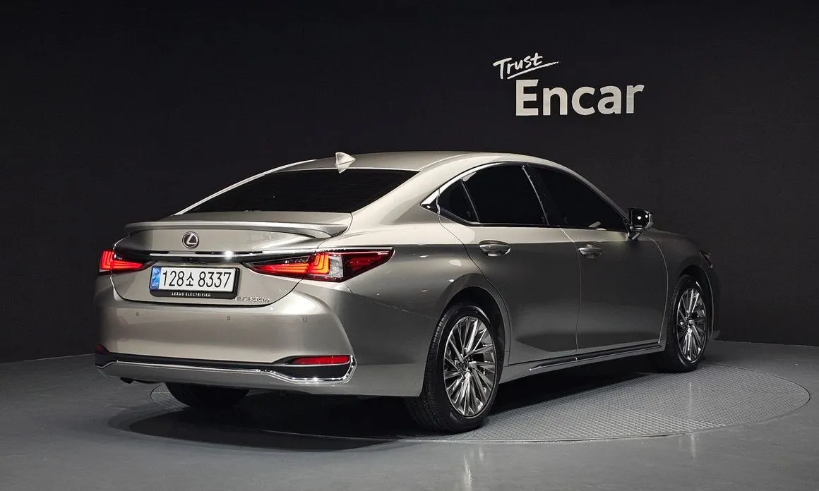 Lexus ES 2026 из KR, фото 2