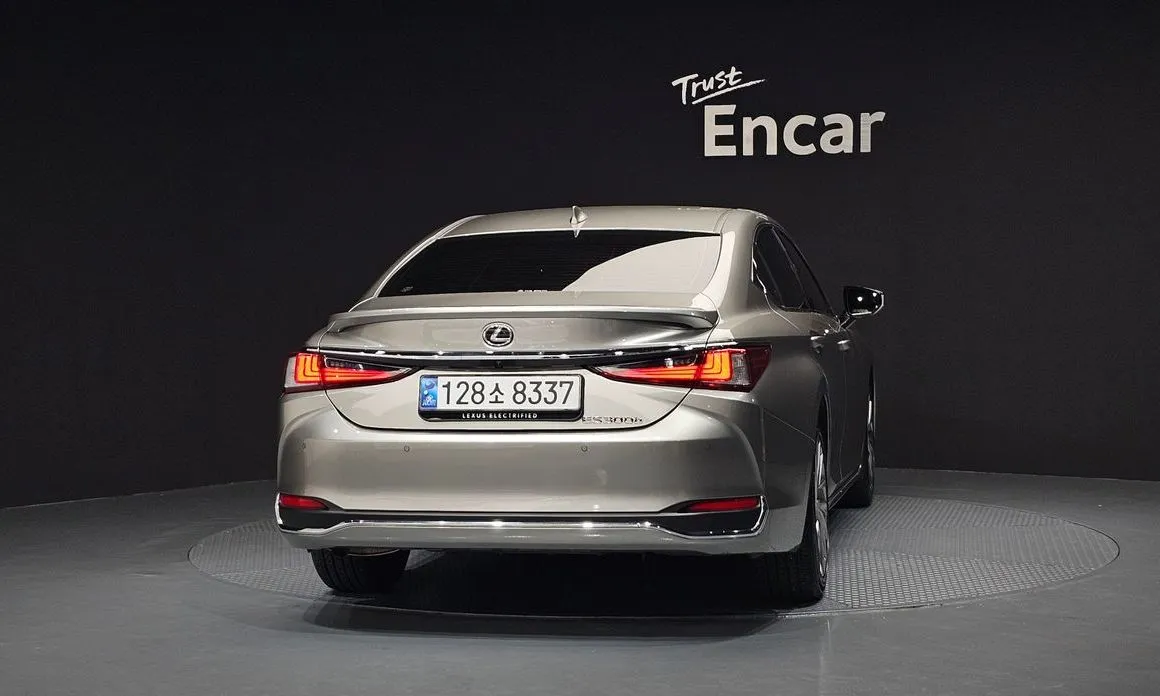 Lexus ES 2026 из KR, фото 3