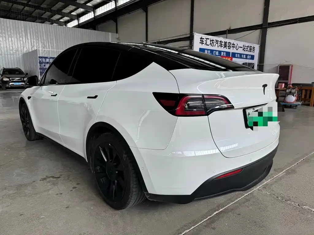 Tesla Model Y — фото 5