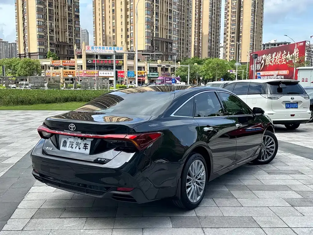 Toyota Avalon — фото 10