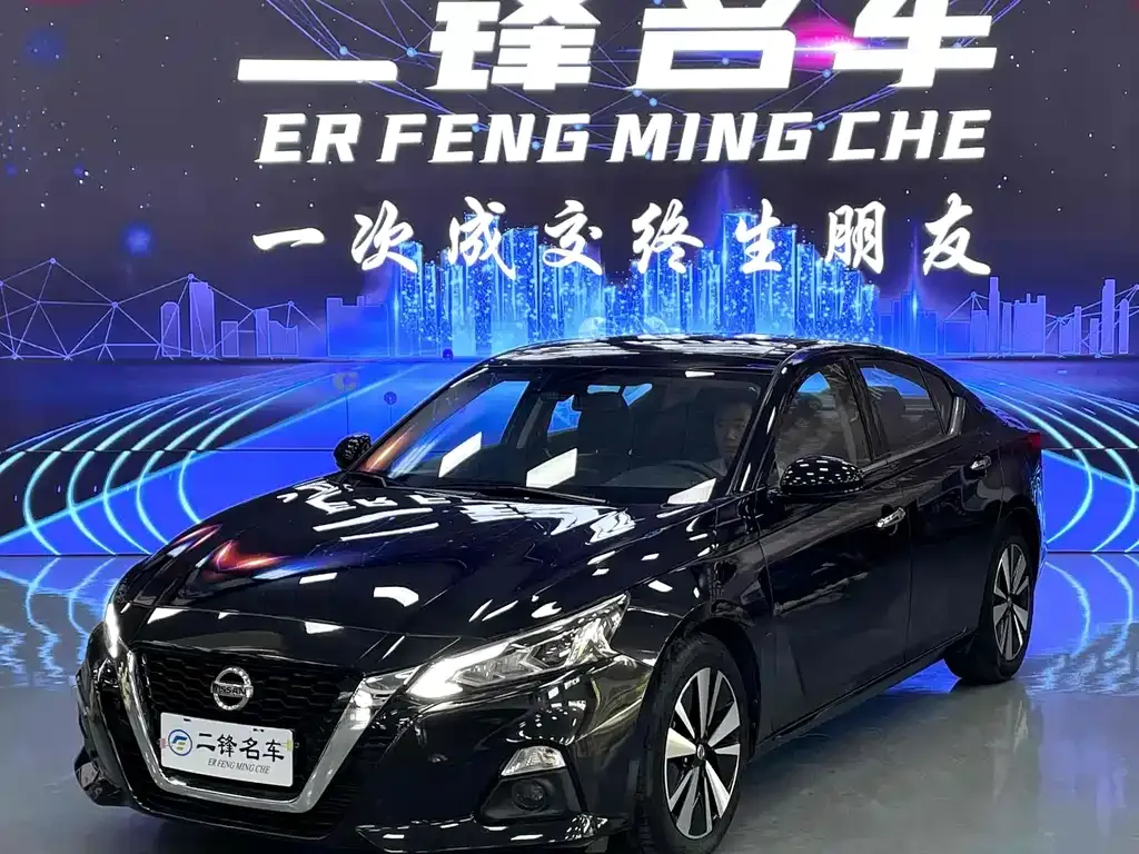 Nissan Teana — фото 1
