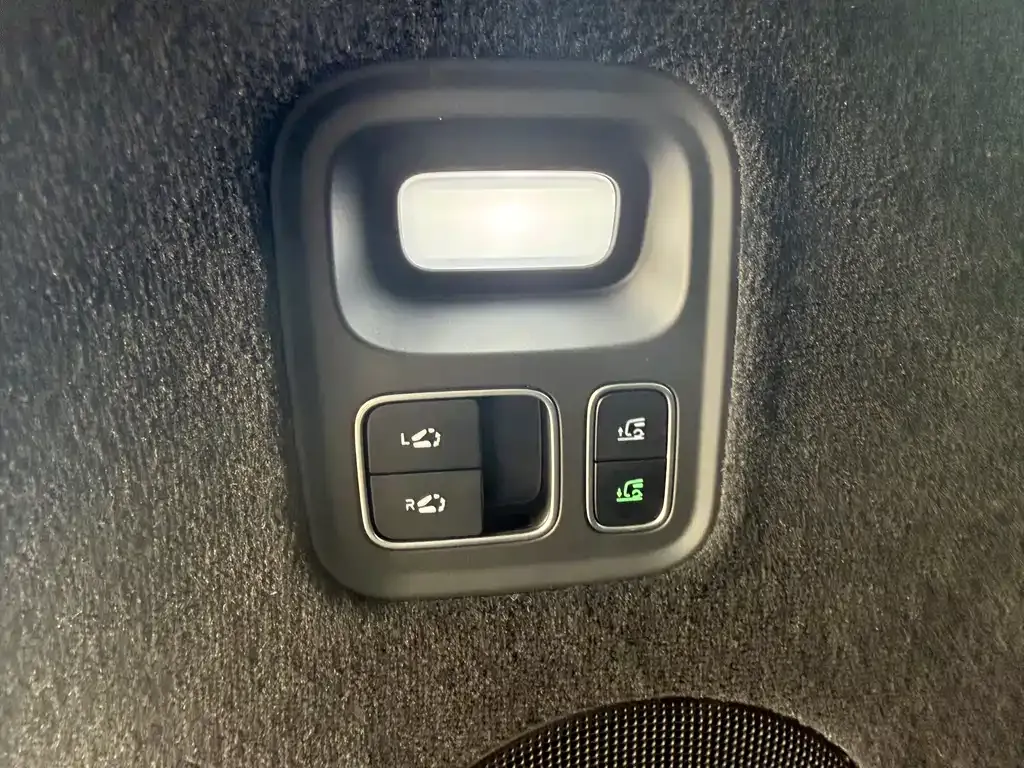 Li Auto MEGA — фото 6