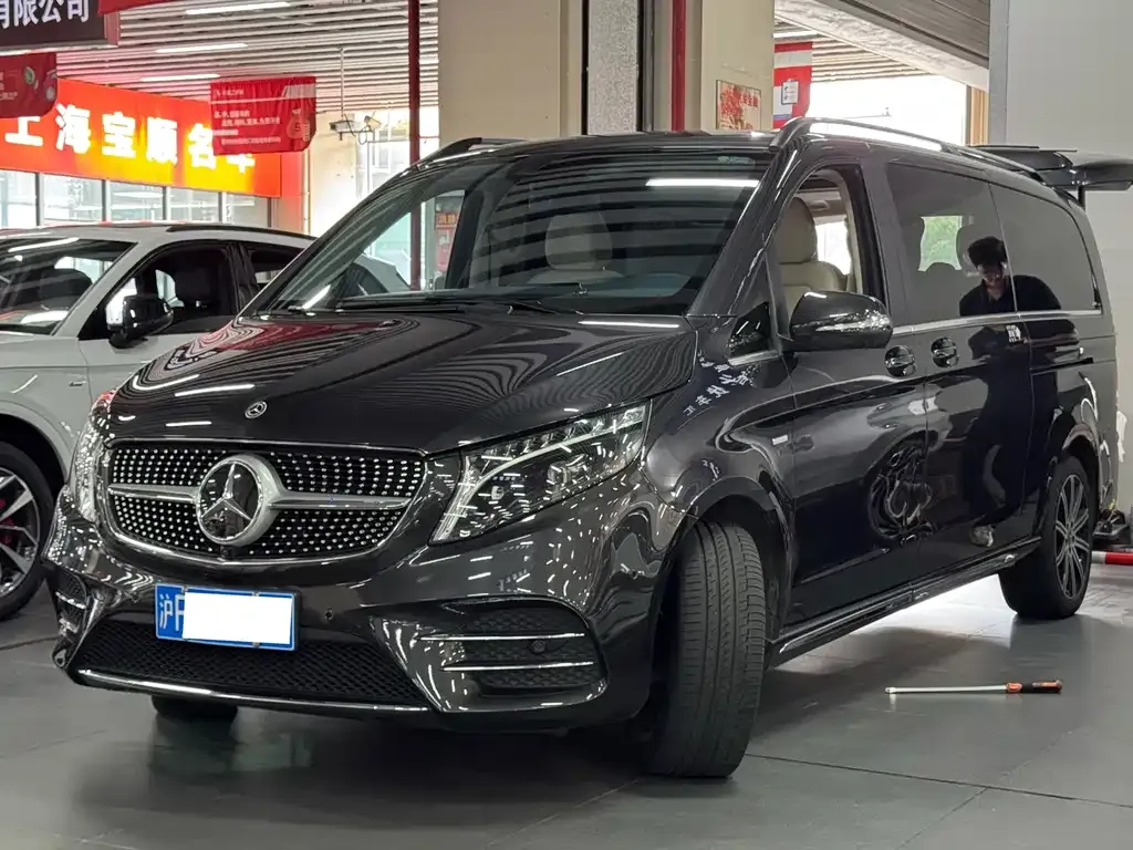 Mercedes-Benz V-Class — фото 1