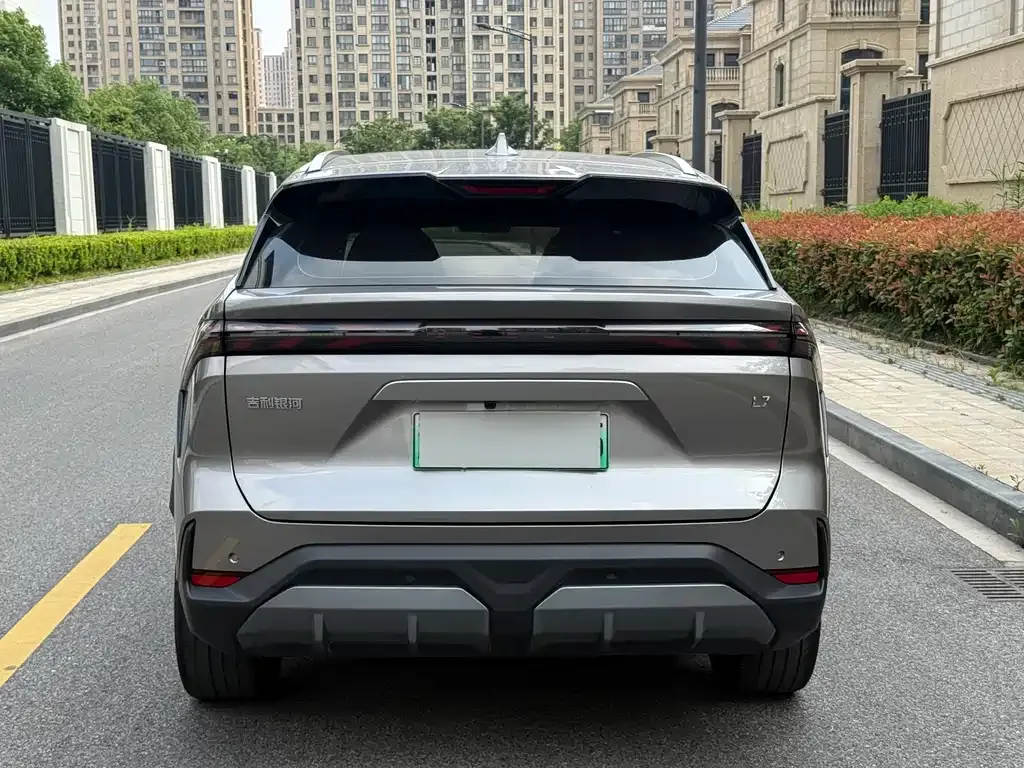 Geely Galaxy L7 — фото 3