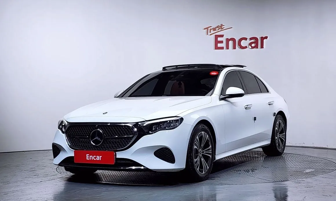 Mercedes-Benz E-Class — фото 1