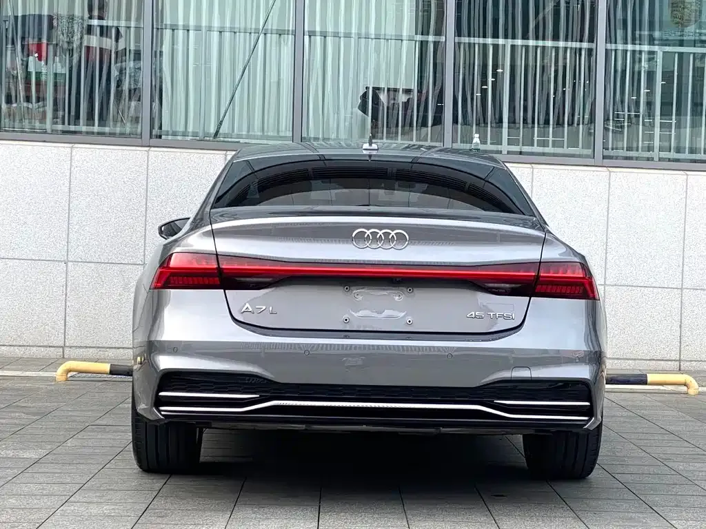Audi A7L — фото 8