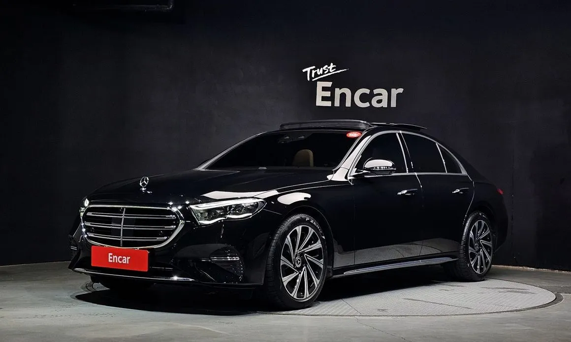 Mercedes-Benz E-Class — фото 1
