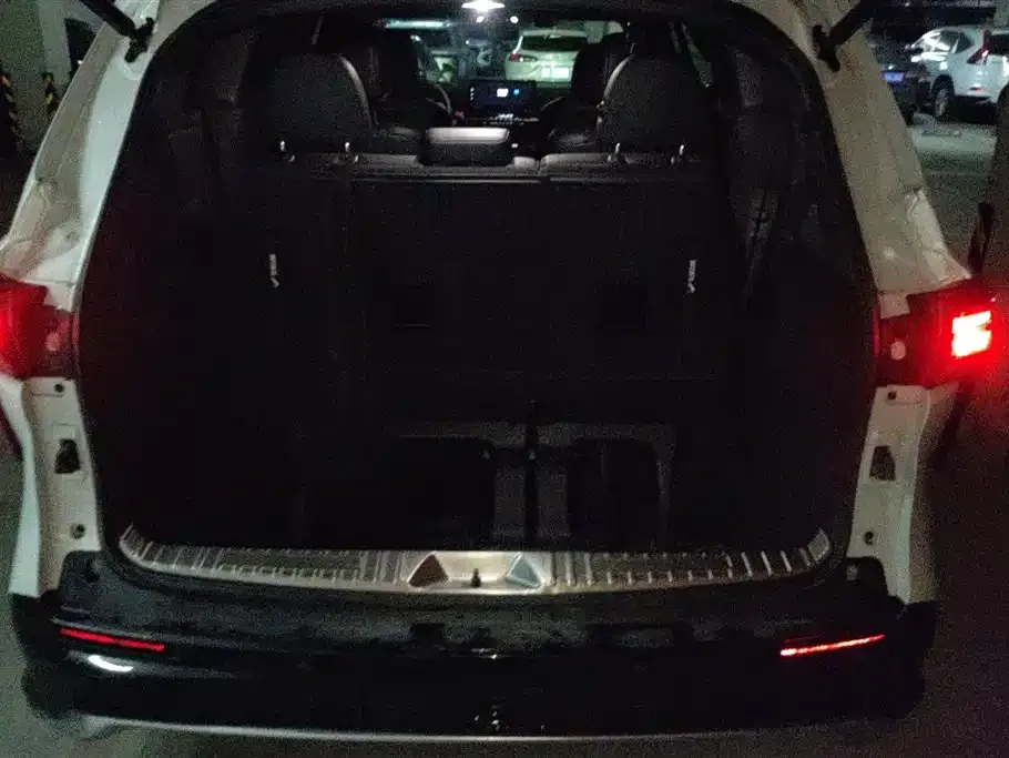 Toyota Granvia — фото 7