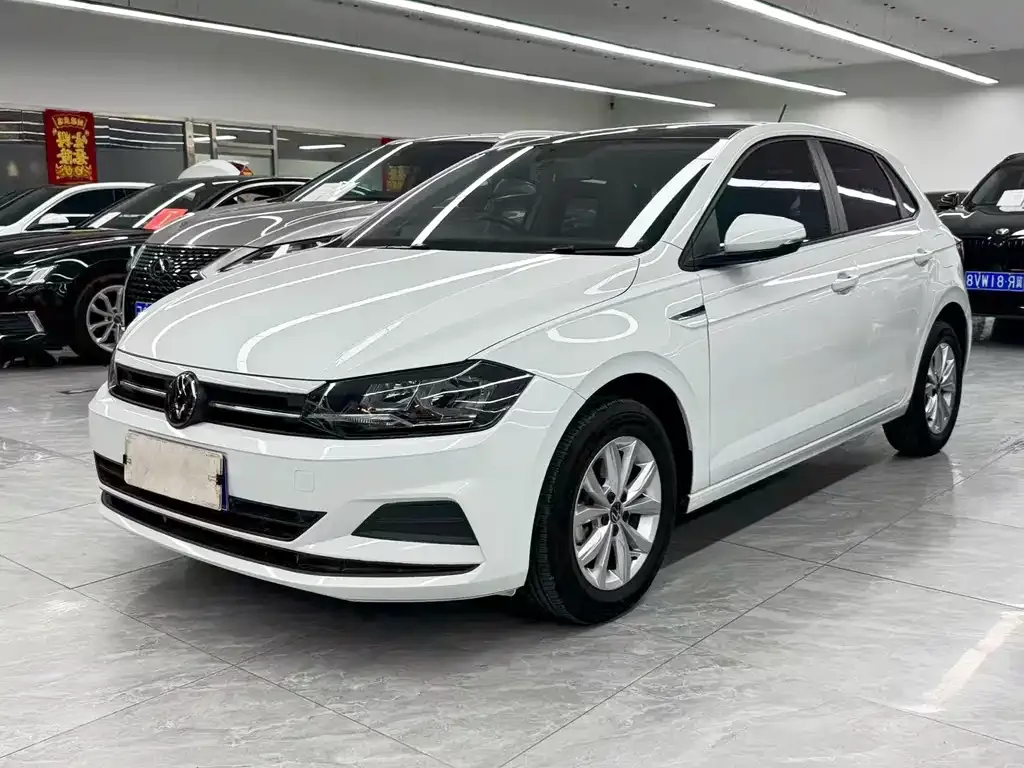 Volkswagen Polo — фото 1