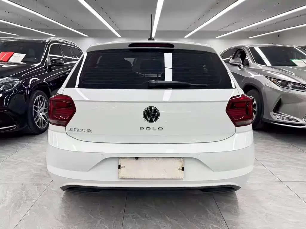 Volkswagen Polo — фото 8