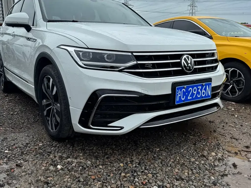 Volkswagen Tiguan L — фото 6