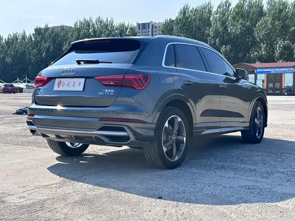Audi Q3 — фото 8