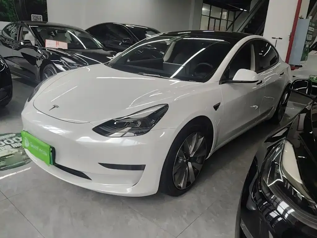 Tesla Model 3 — фото 10