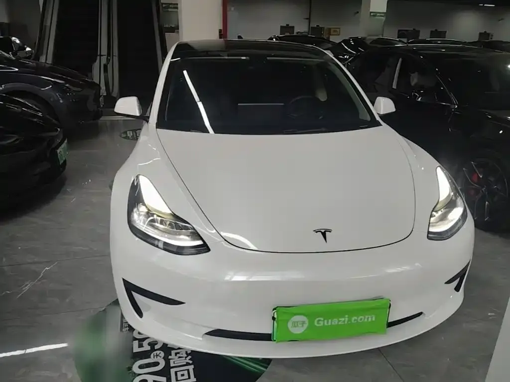 Tesla Model 3 — фото 5