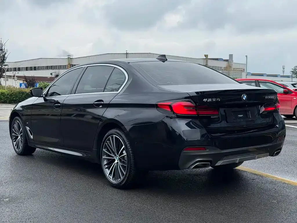 BMW 5 Series — фото 4