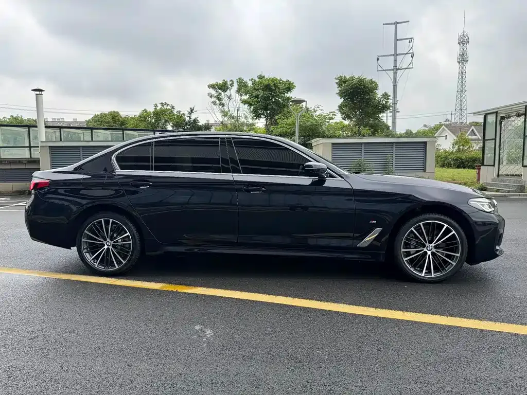 BMW 5 Series — фото 10