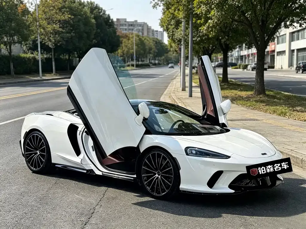 McLaren GT — фото 1