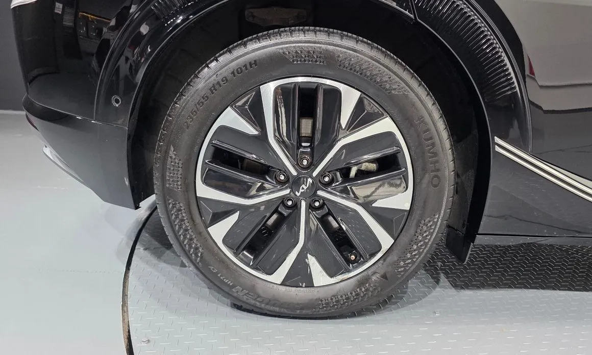 Kia EV6 — фото 9