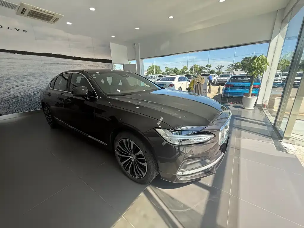 Volvo S90 — фото 3