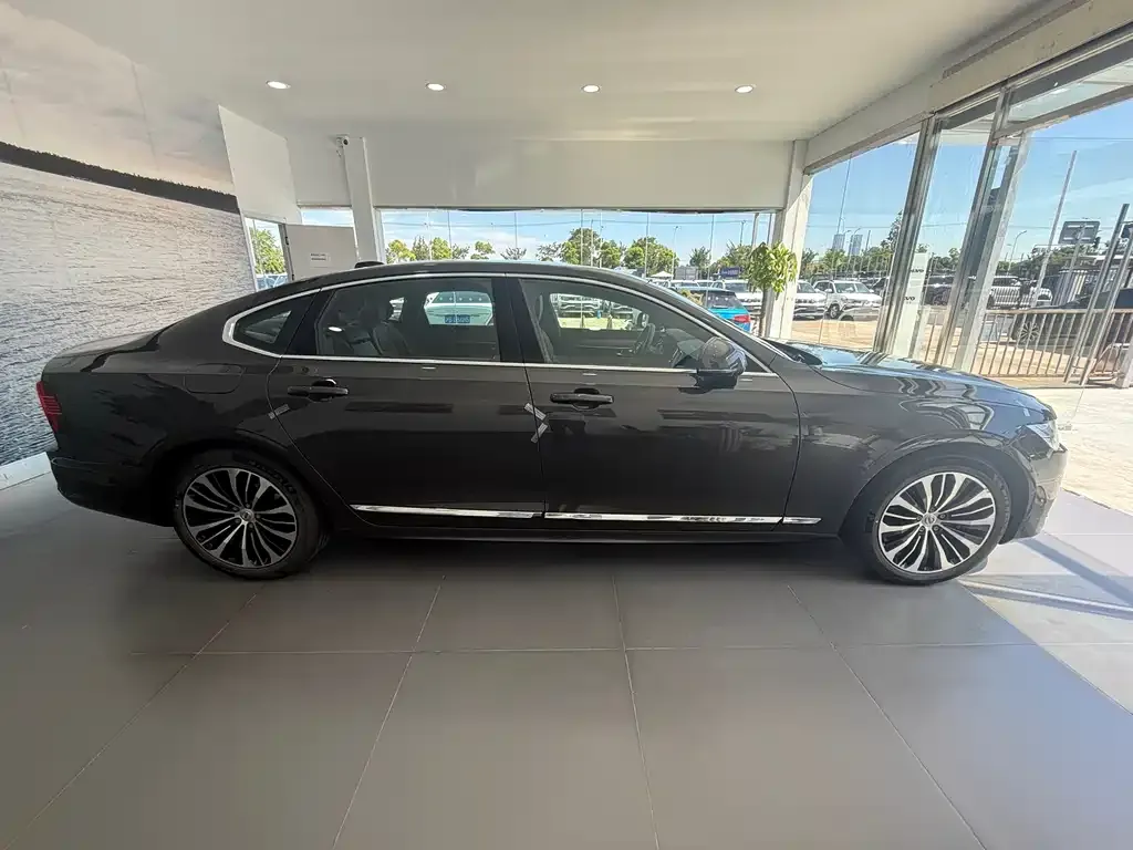Volvo S90 — фото 4