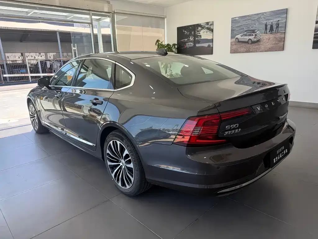 Volvo S90 — фото 9