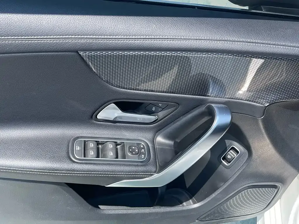 Mercedes-Benz A-Class — фото 10