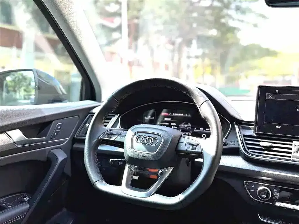 Audi Q5L — фото 2