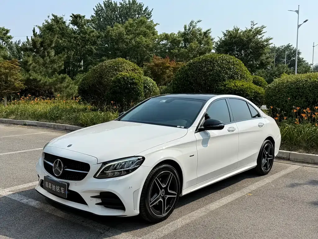 Mercedes-Benz C-Class — фото 1