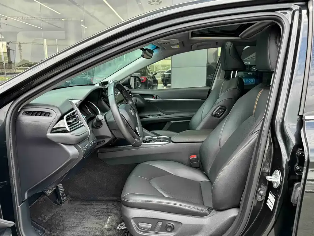 Toyota Camry 2024 из CN, фото 3