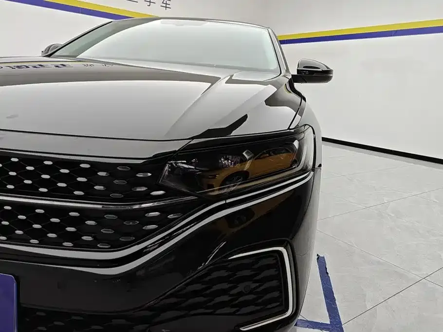 Volkswagen Passat — фото 7