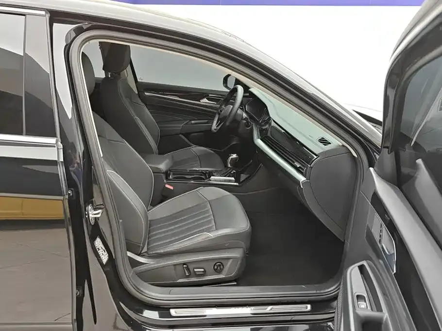 Volkswagen Passat — фото 10