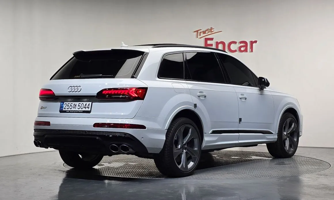 Audi SQ7 — фото 5