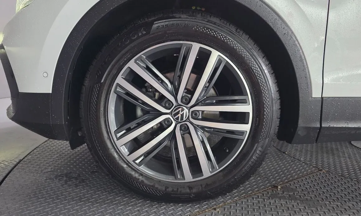 Volkswagen Tiguan — фото 7
