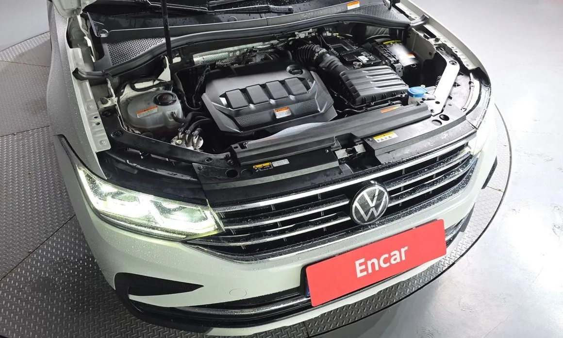 Volkswagen Tiguan — фото 8