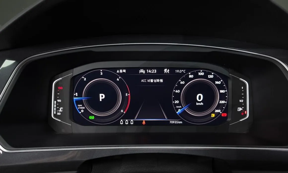 Volkswagen Tiguan — фото 10
