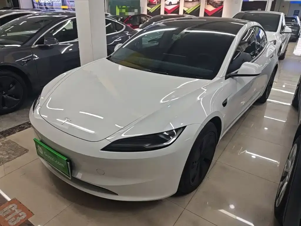 Tesla Model 3 — фото 4
