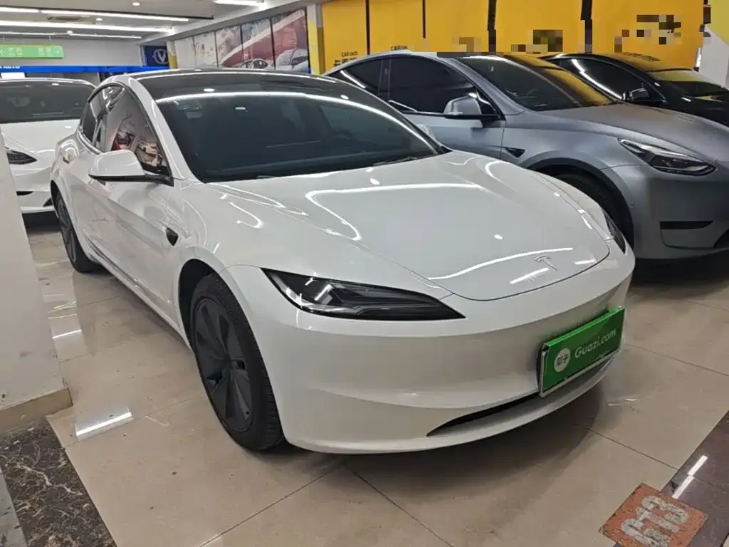 Tesla Model 3 — фото 8