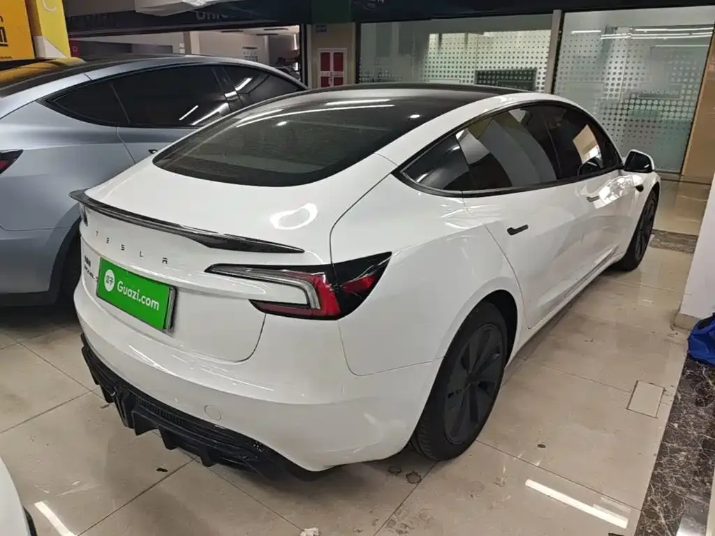 Tesla Model 3 — фото 5