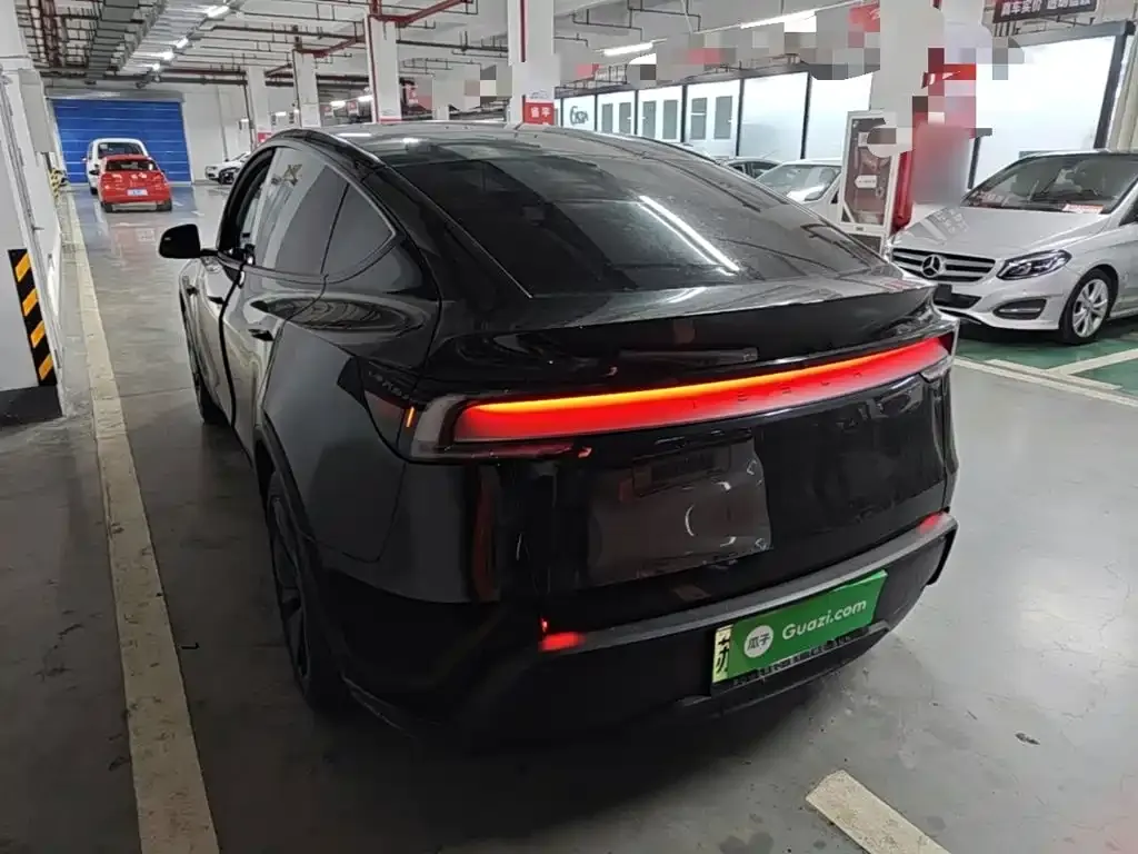 Tesla Model Y — фото 9
