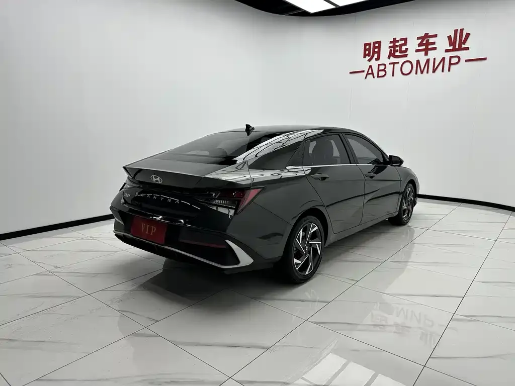 Hyundai Elantra — фото 5