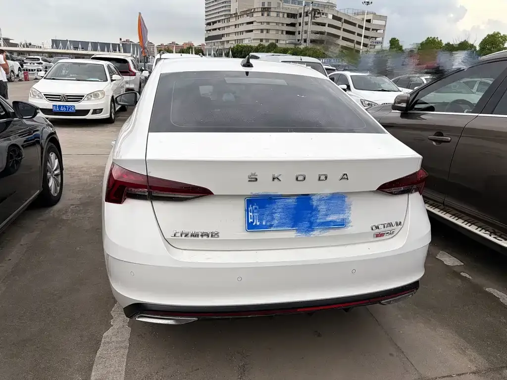 Skoda Octavia — фото 5