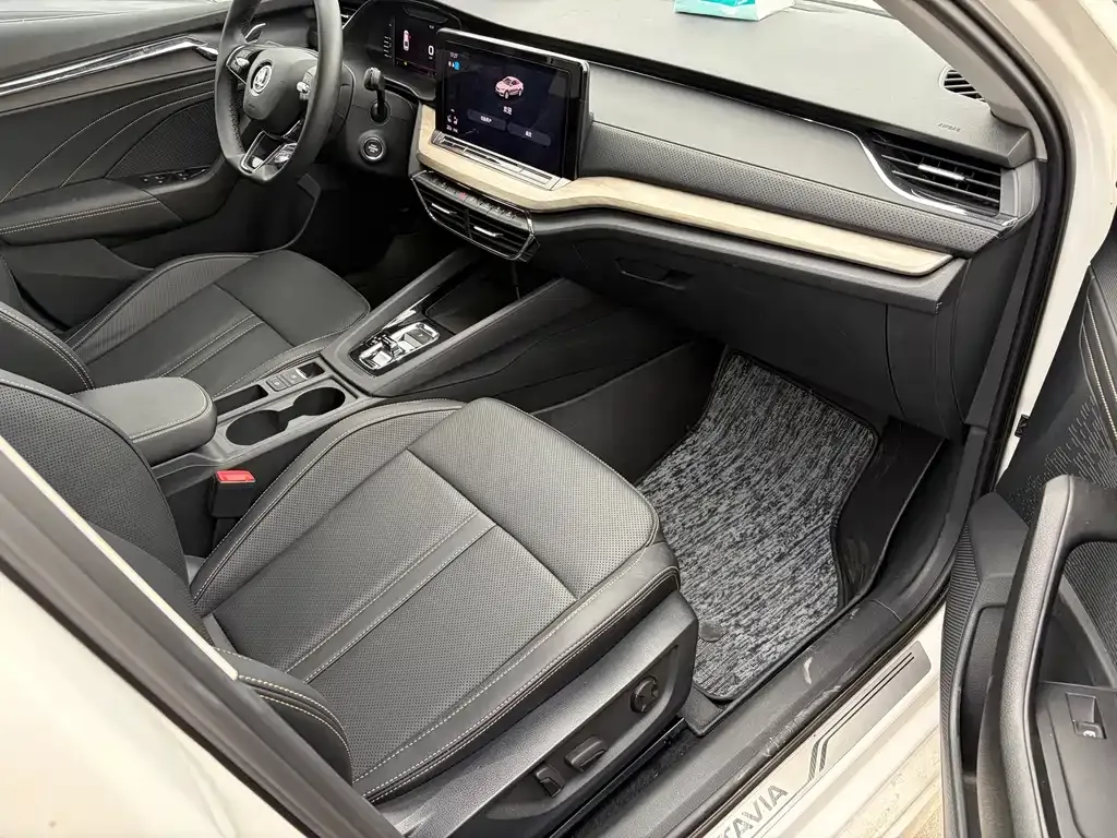 Skoda Octavia — фото 6