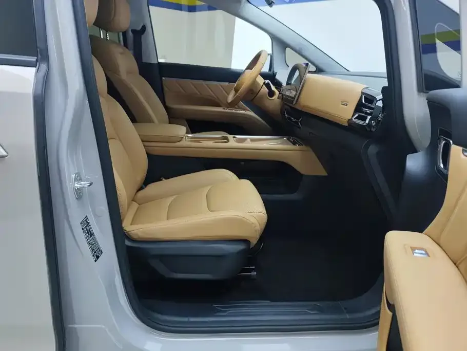 Wuling Starlight 730 New Energy — фото 9