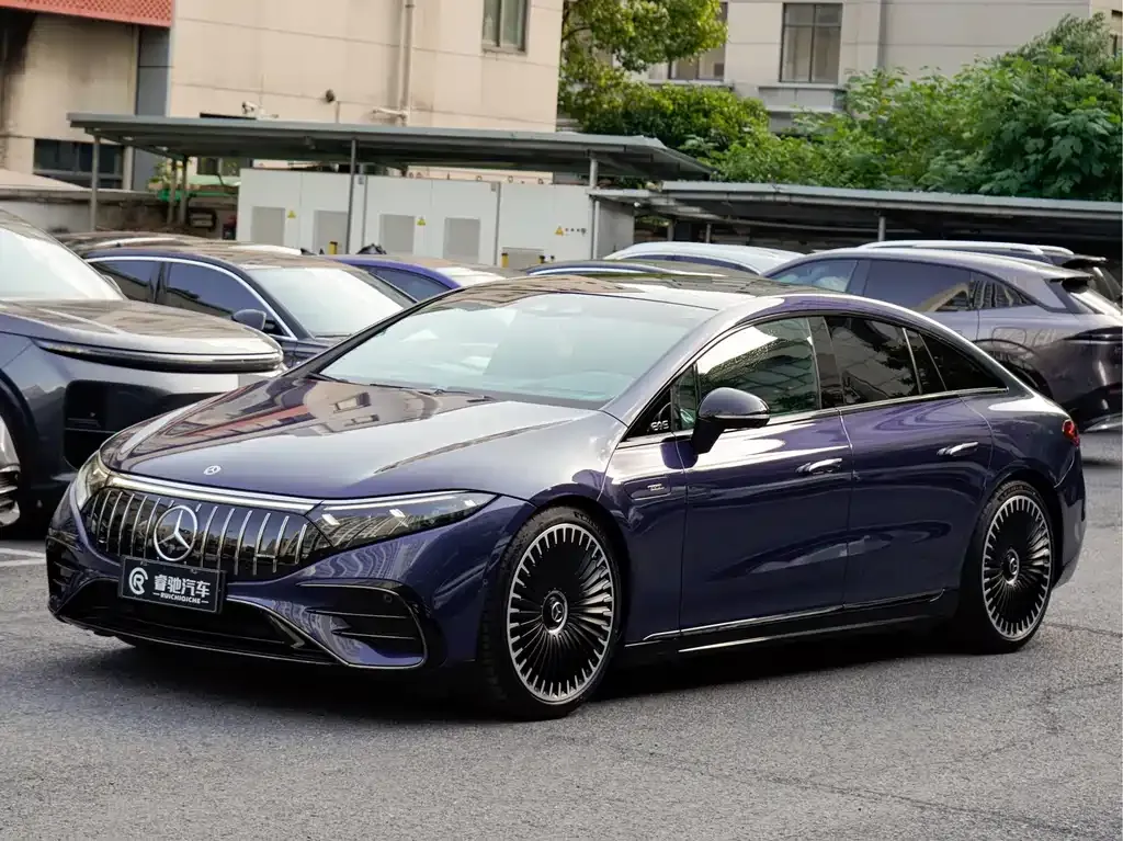 Mercedes-Benz EQS AMG — фото 1