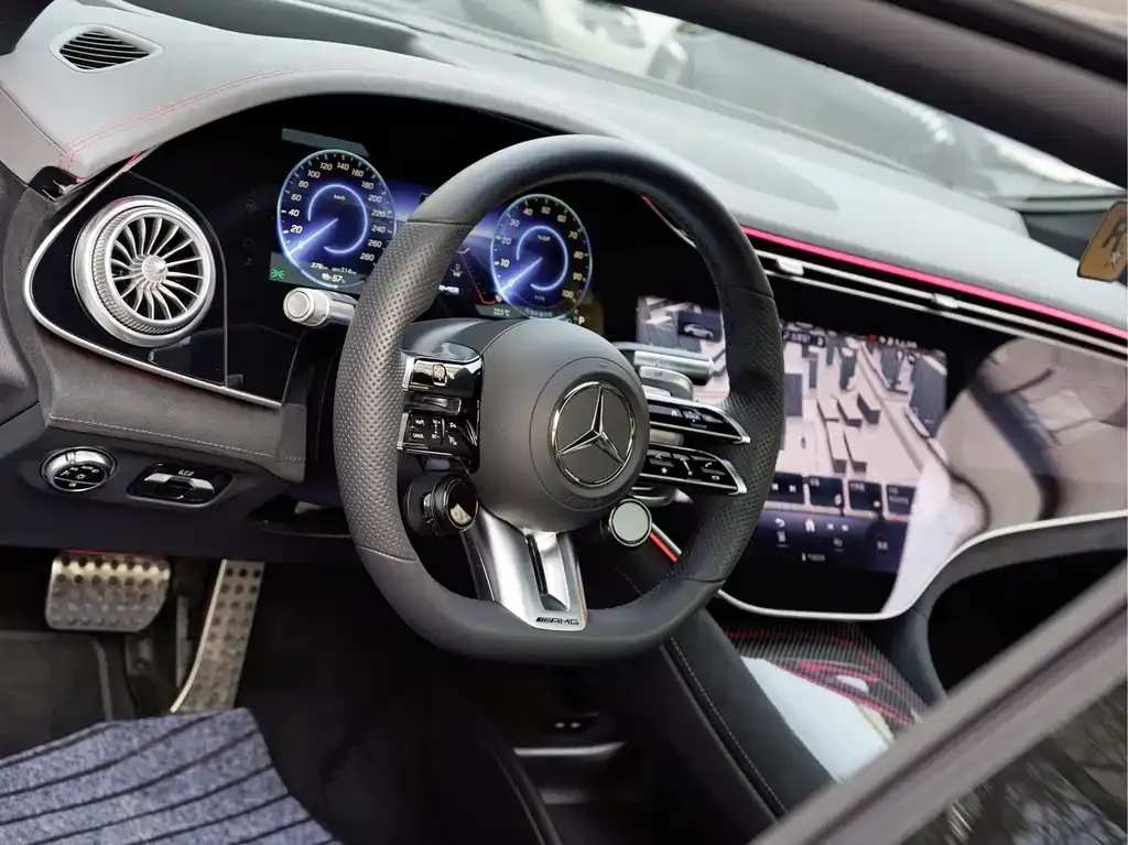 Mercedes-Benz EQS AMG — фото 6