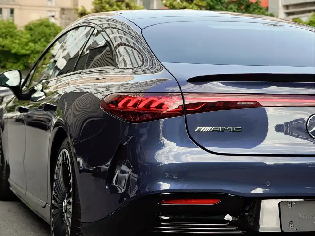 Mercedes-Benz EQS AMG — фото 2