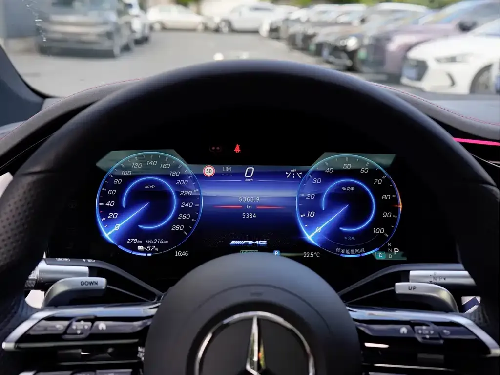 Mercedes-Benz EQS AMG — фото 4