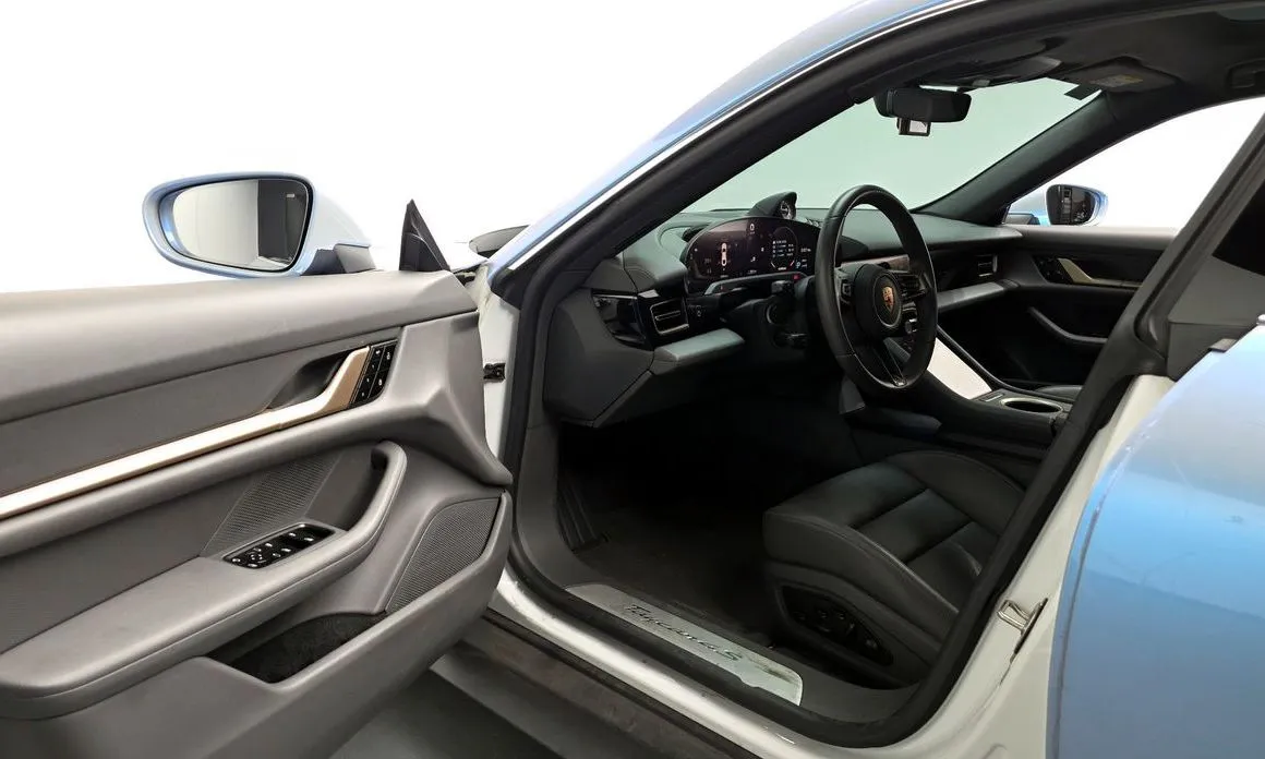 Porsche Taycan 2021 из KR, фото 4