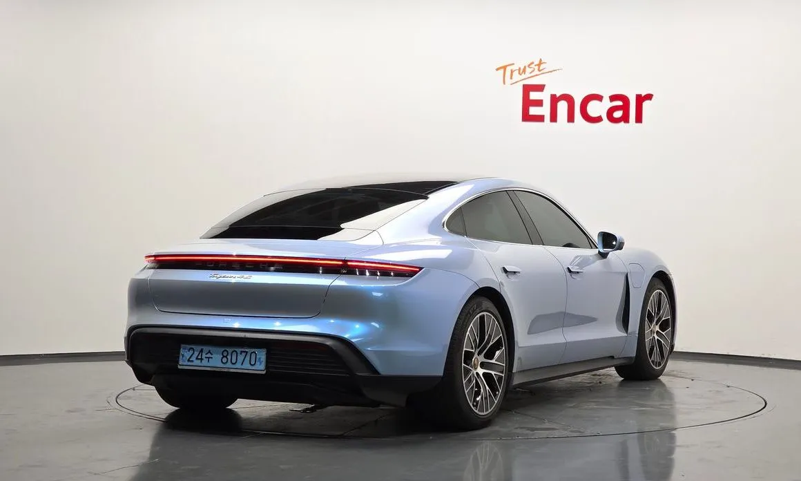 Porsche Taycan 2021 из KR, фото 2