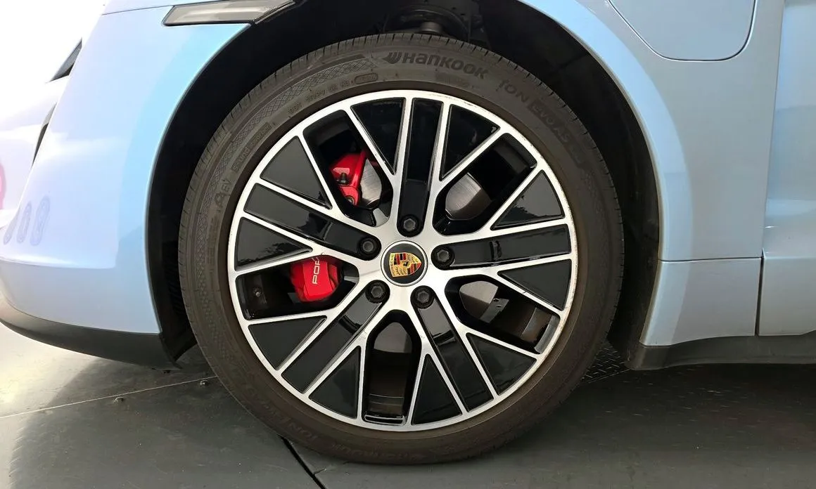 Porsche Taycan 2021 из KR, фото 8